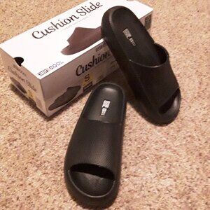 Cushion Slide black slip-in Sandle/ unisex/ W 6-7, M 4-5